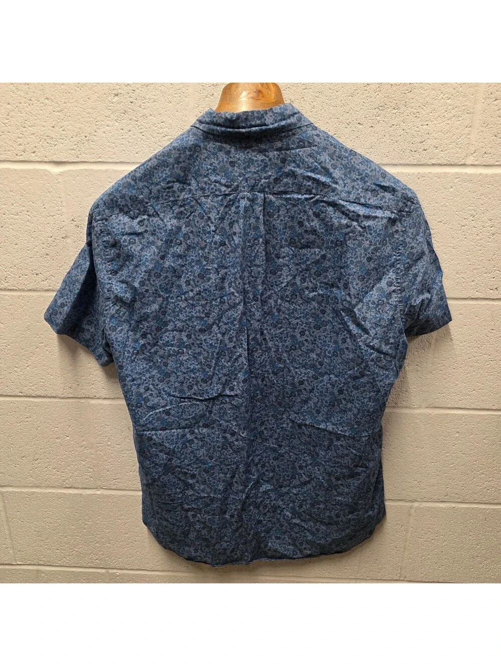 Liberty Art Fabrics for J.Crew Classic Short Sleeve Shirt – Blue Floral  22x31 L